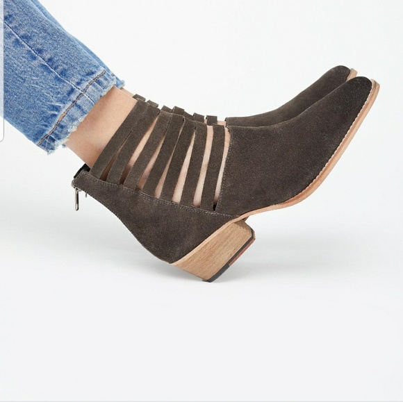 Sale⬇️$119| Free People | Sloane Ankle Boot - Picture 3 of 8